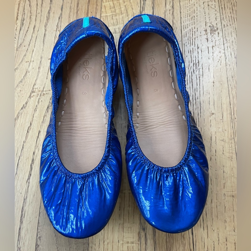 Sapphire Patent Tieks Size 8 Women's